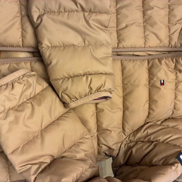 Tommy Hilfiger puff jacket - Picture 5 of 10